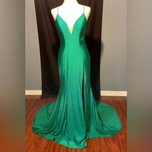 Dave & Johnny Vibrant Green Prom Dress PTP 18